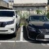 駐車場に並ぶレクサスLSとランドクルーザープラドの車体サイズ比較