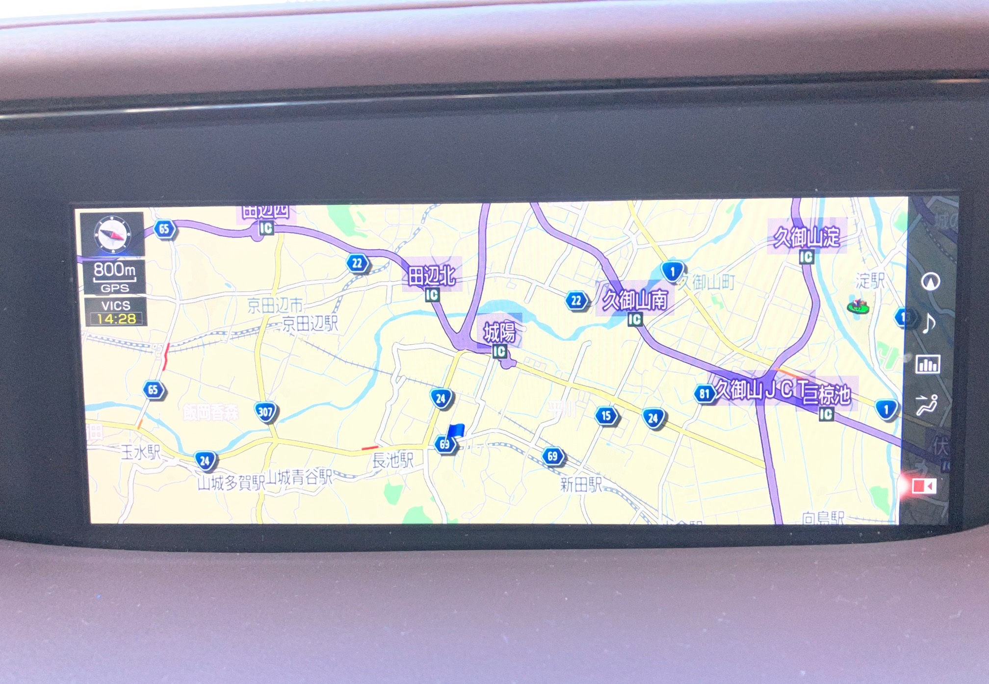 2017年式レクサスLS500h version Lの純正ナビに地図を全画面表示した様子